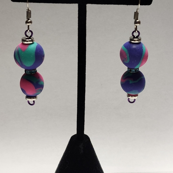 Two pairs of handmade dangle polymer clay bead earrings. - Picture 5 of 6